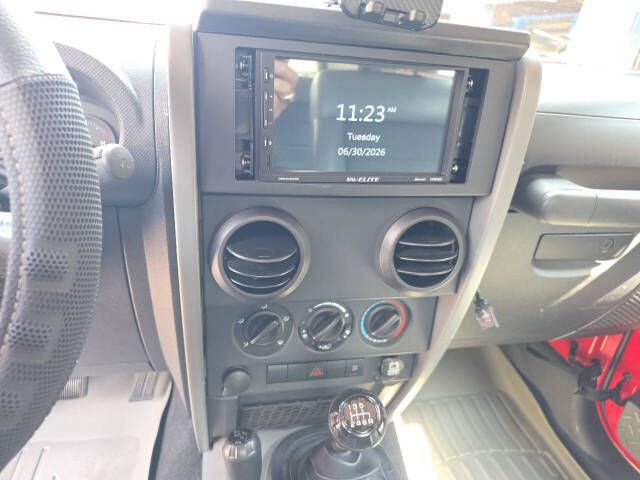 2009 Jeep Wrangler Image 14