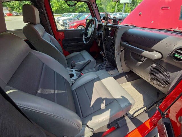 2009 Jeep Wrangler Image 20