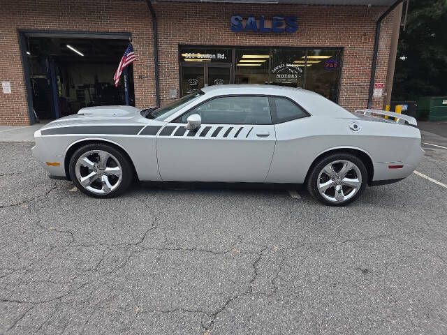 2012 Dodge Challenger Image 3
