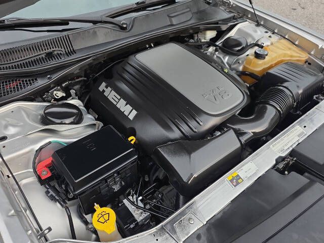 2012 Dodge Challenger Image 21