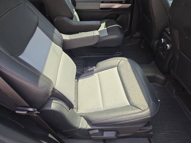 2023 Ford Explorer Image 25