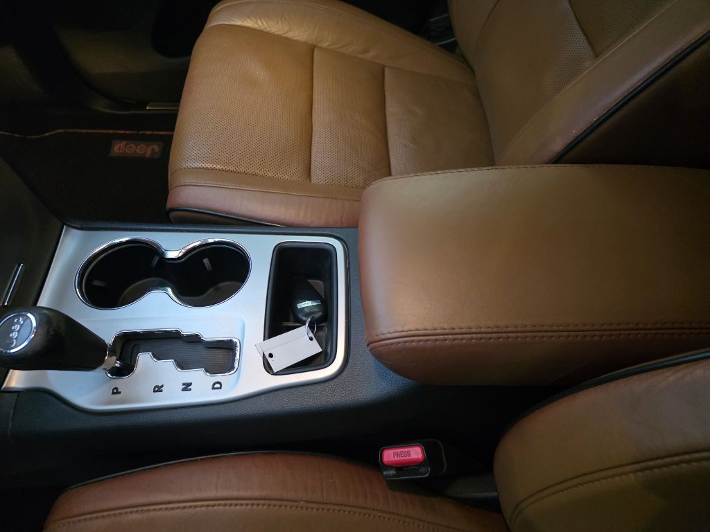 2012 Jeep Grand Cherokee Image 13