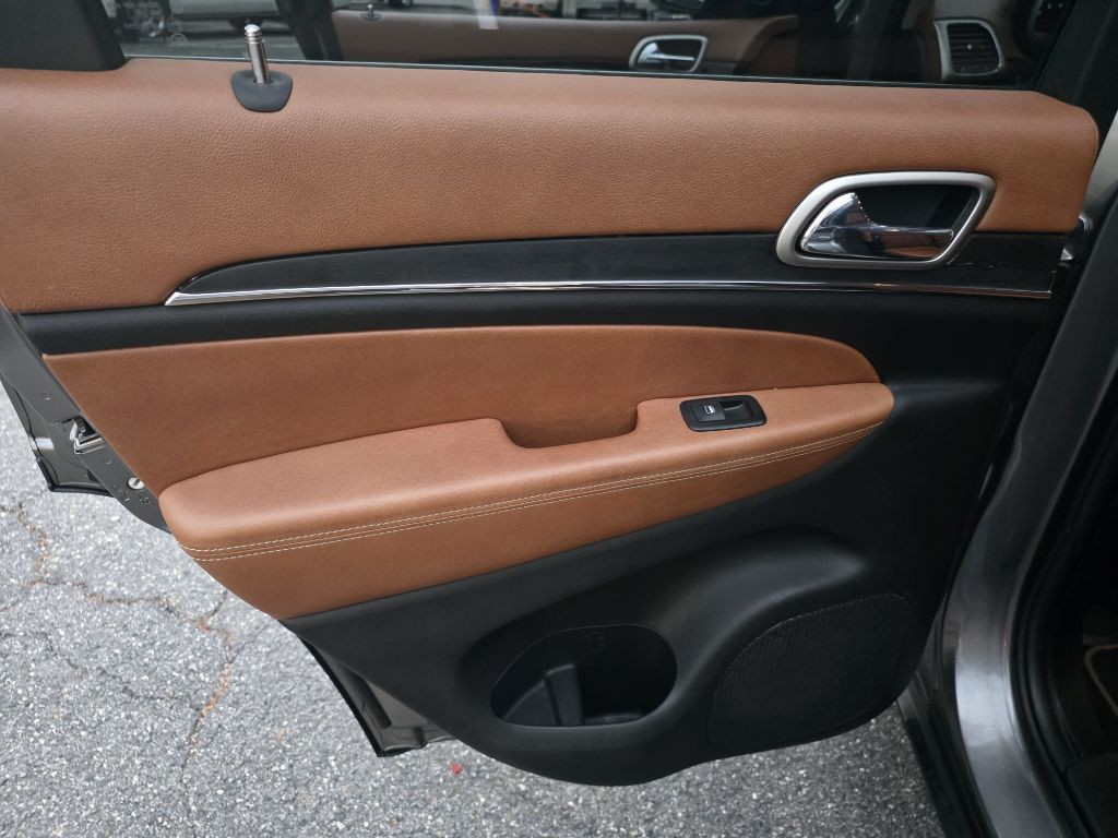 2012 Jeep Grand Cherokee Image 18