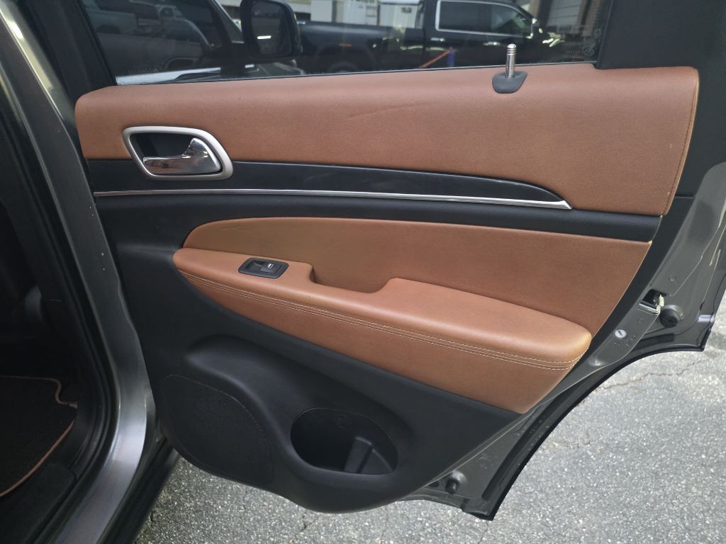 2012 Jeep Grand Cherokee Image 19