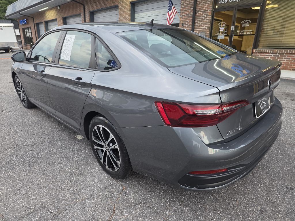 2023 Volkswagen Jetta Image 3