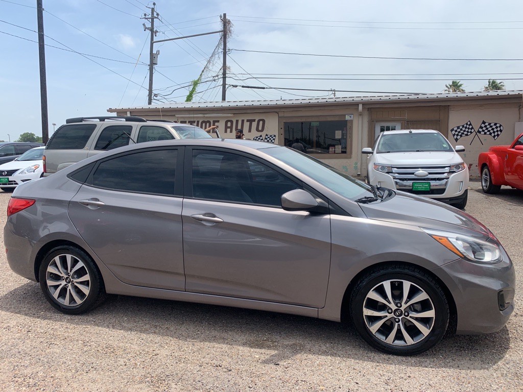 2017 Hyundai Accent Image 5