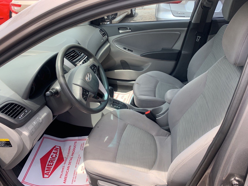 2017 Hyundai Accent Image 9