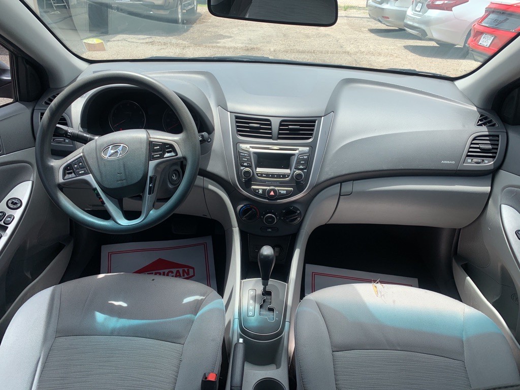 2017 Hyundai Accent Image 10