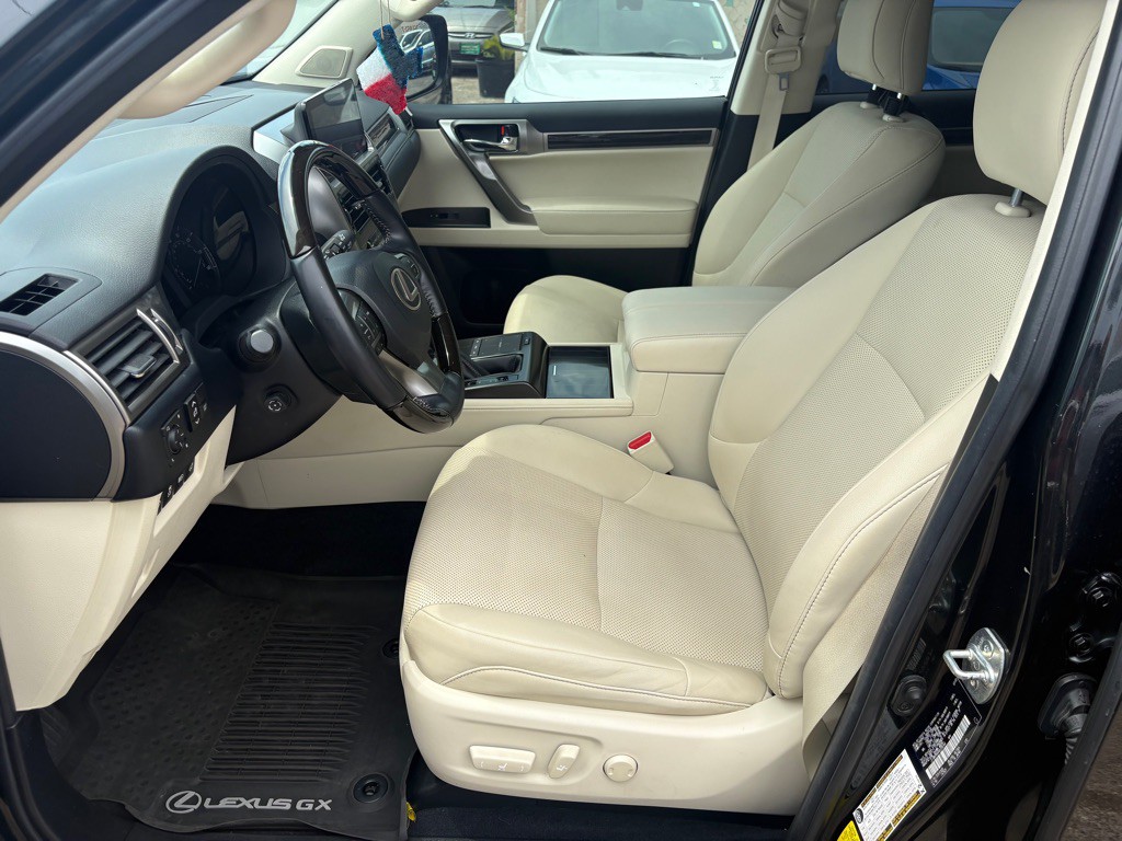 2022 Lexus GX Image 9