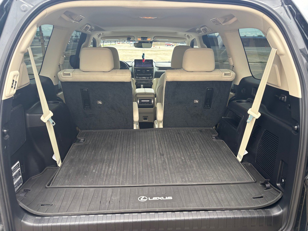 2022 Lexus GX Image 12