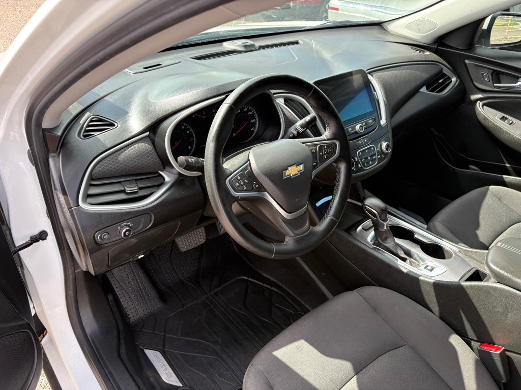 2023 Chevrolet Malibu Image 8