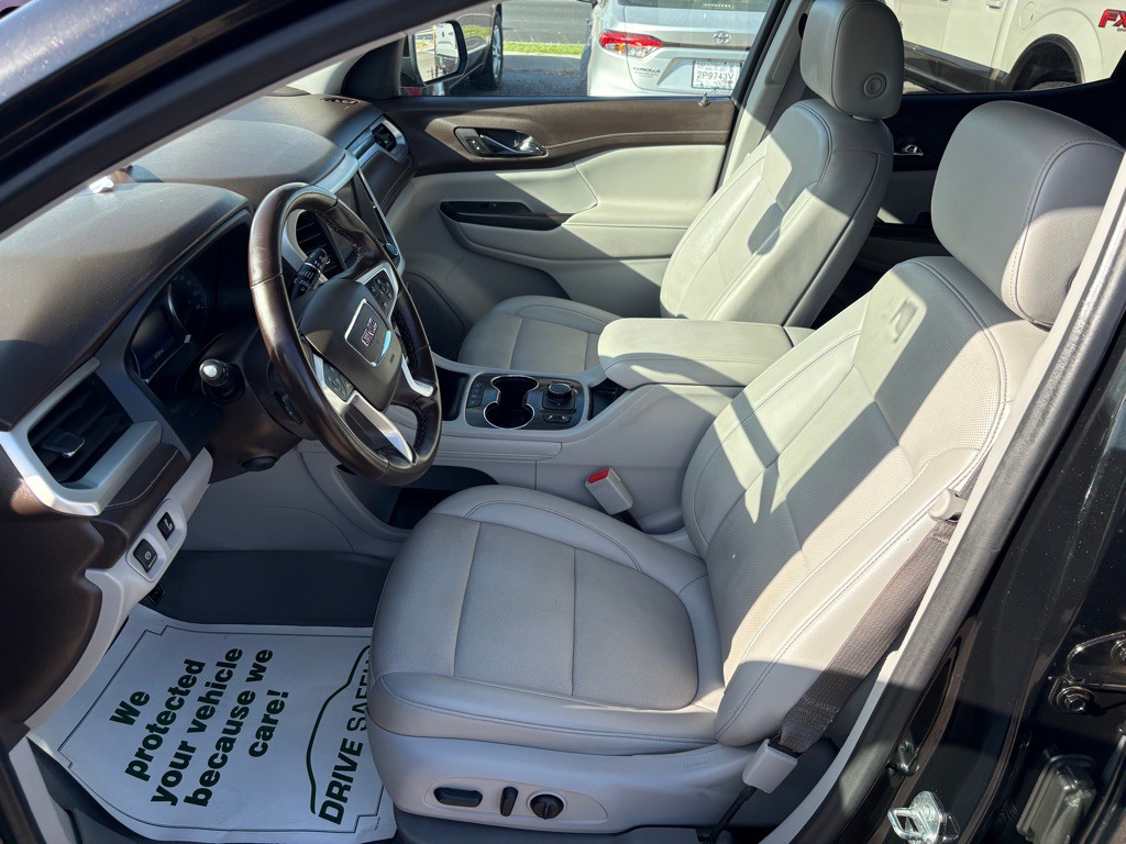 2023 GMC Acadia Image 9