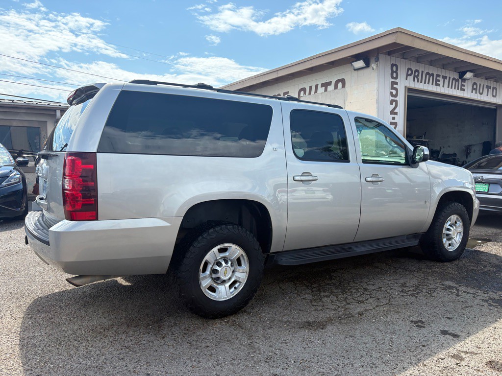 2009 Chevrolet Suburban Image 3