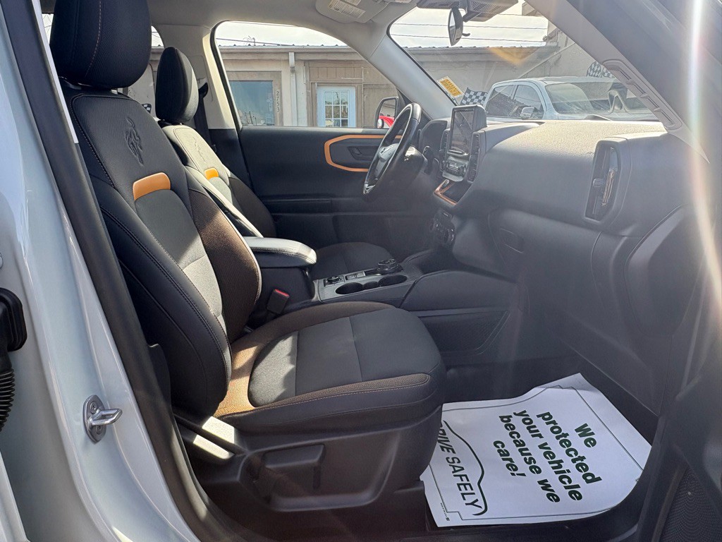 2022 Ford Bronco Image 10