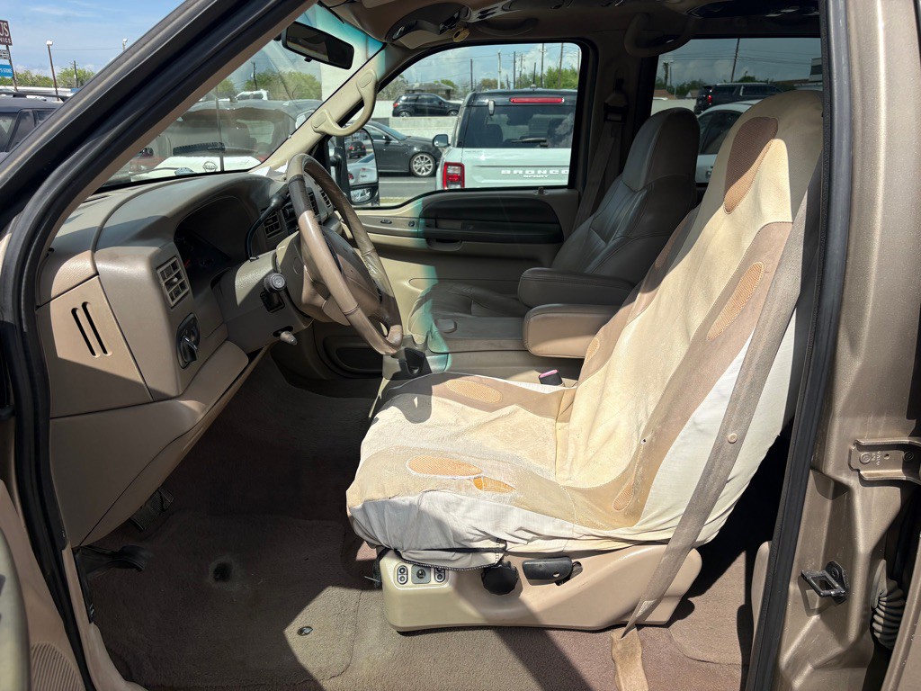 2000 Ford Excursion Image 9