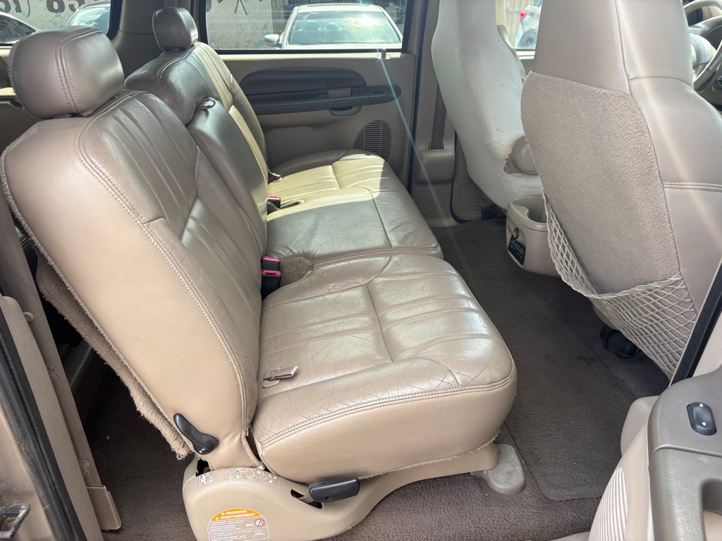 2000 Ford Excursion Image 11