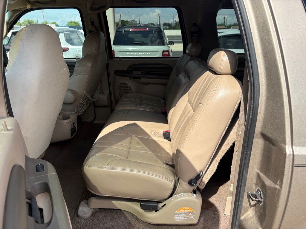 2000 Ford Excursion Image 12