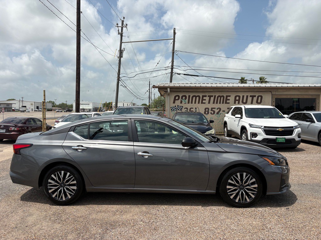 2025 Nissan Altima Image 5