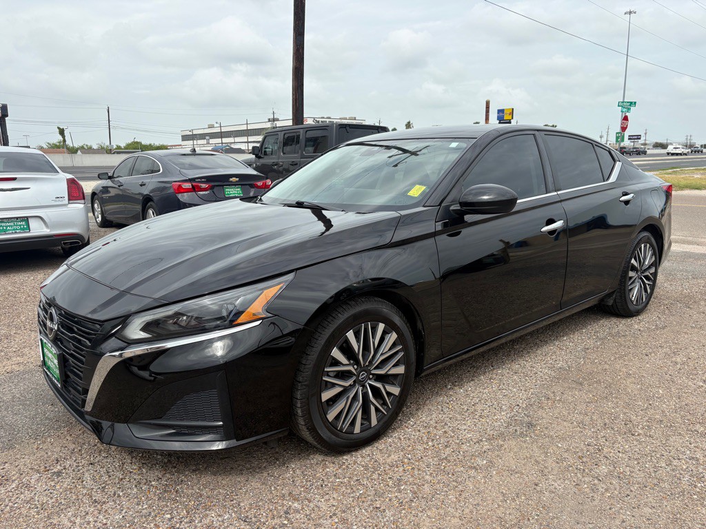 2023 Nissan Altima Image 2