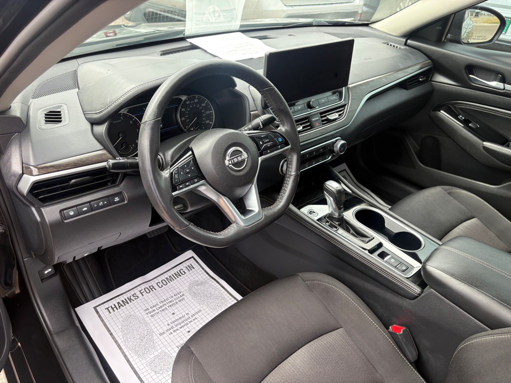 2023 Nissan Altima Image 9