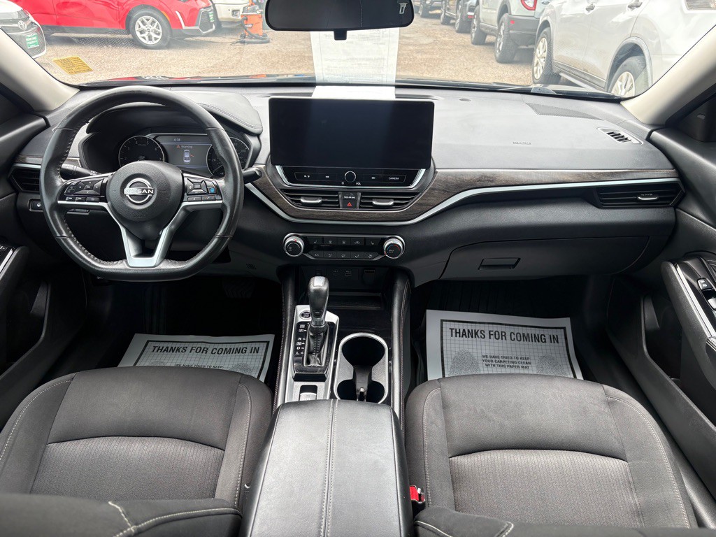 2023 Nissan Altima Image 11