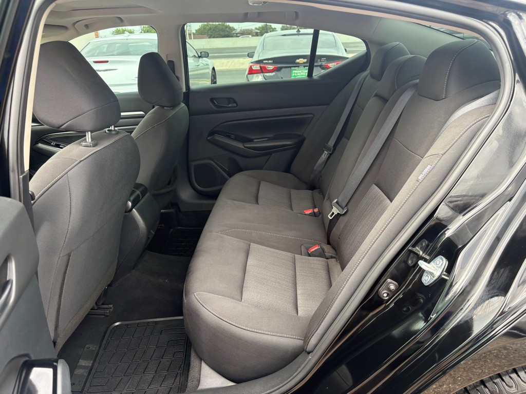 2023 Nissan Altima Image 13