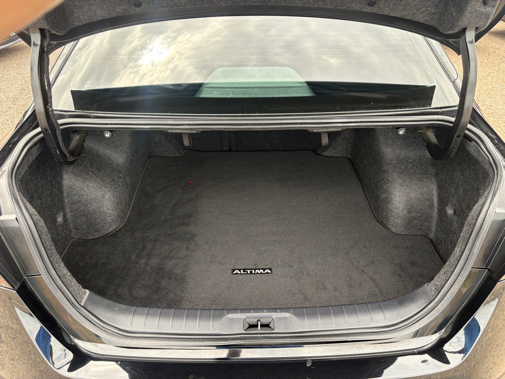 2023 Nissan Altima Image 16
