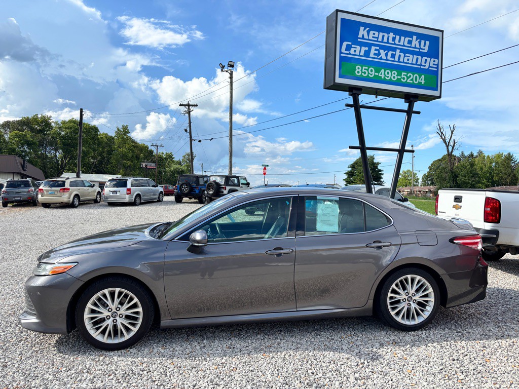 2018 Toyota Camry Image 2