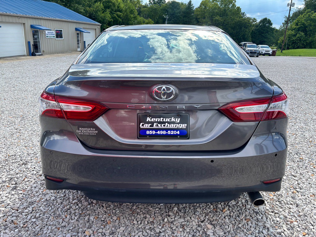 2018 Toyota Camry Image 8