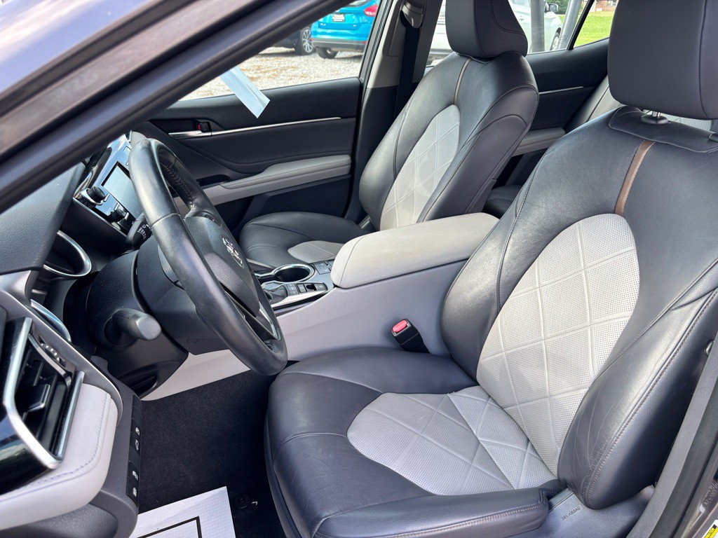 2018 Toyota Camry Image 12