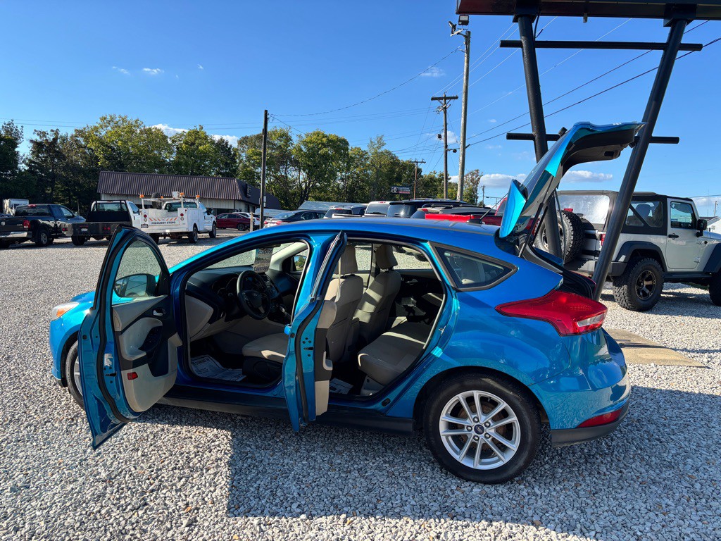 2017 Ford Focus Image 12