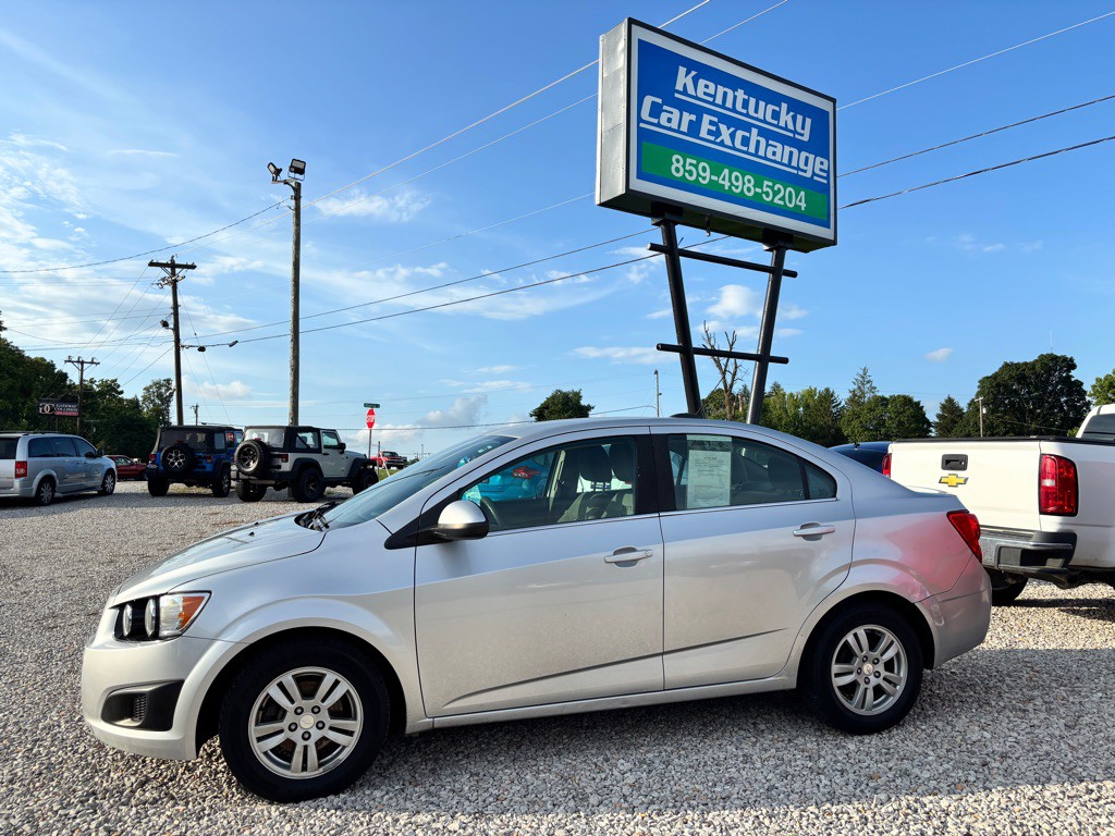 2015 Chevrolet Sonic Image 1