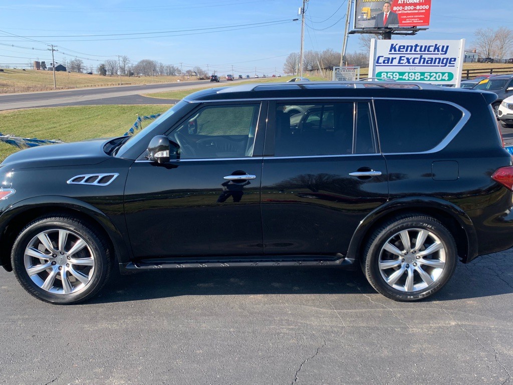 2011 INFINITI QX56 Image 2