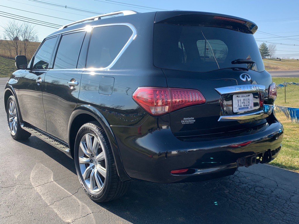 2011 INFINITI QX56 Image 9