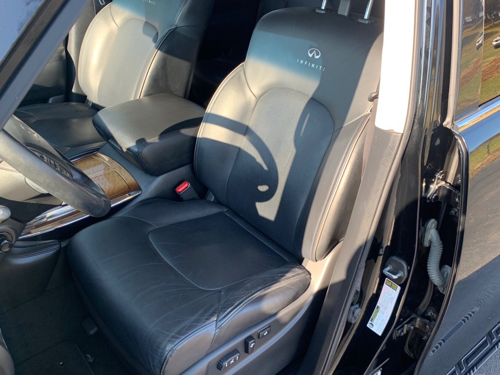 2011 INFINITI QX56 Image 16