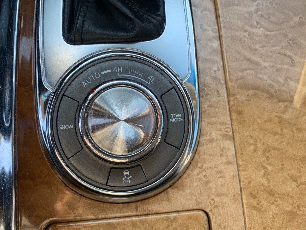 2011 INFINITI QX56 Image 22