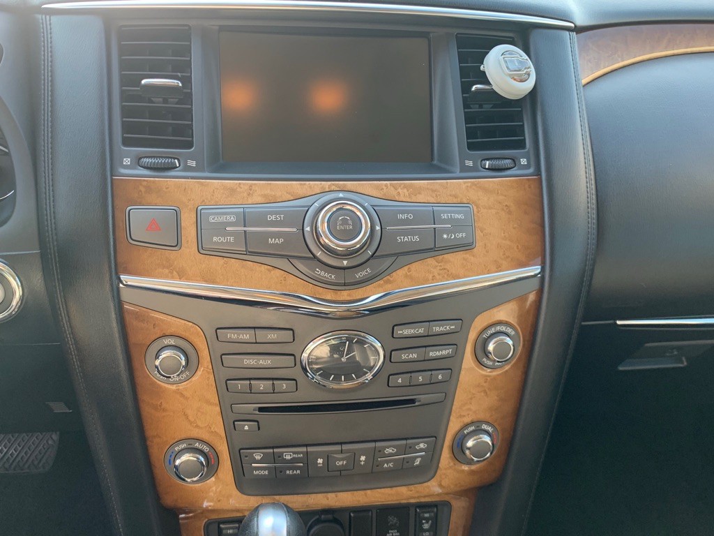 2011 INFINITI QX56 Image 23