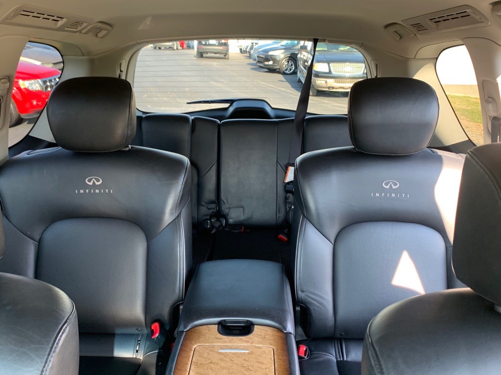 2011 INFINITI QX56 Image 27