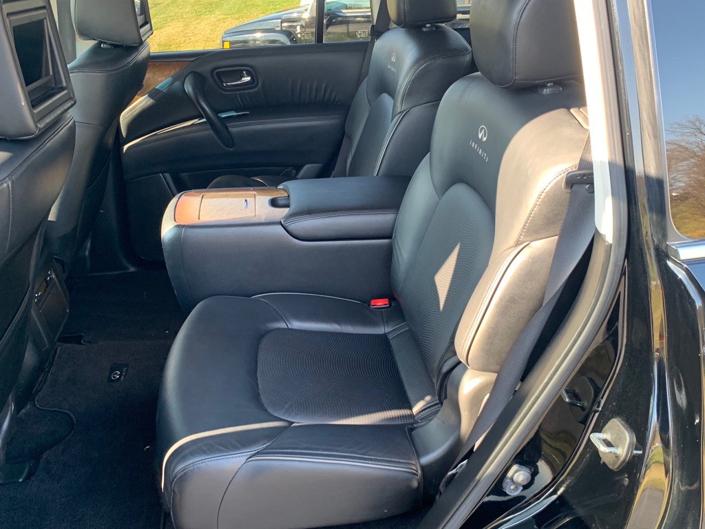 2011 INFINITI QX56 Image 28