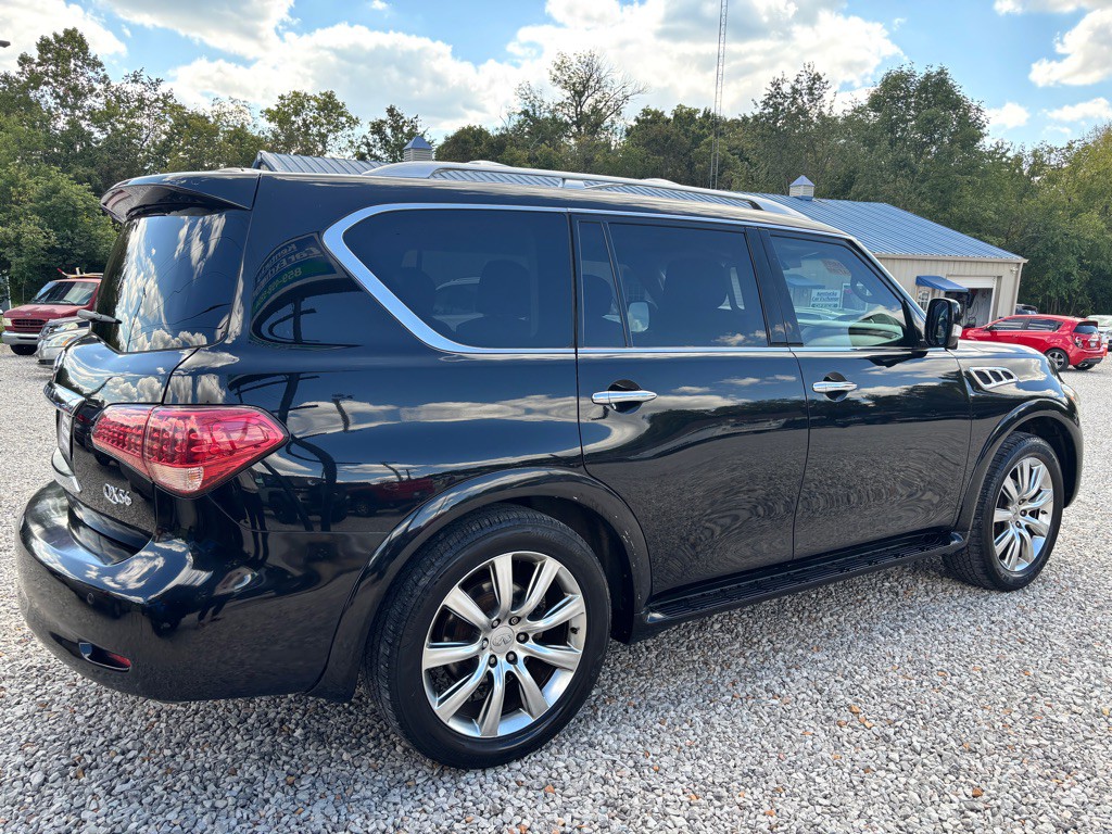 2011 INFINITI QX56 Image 6