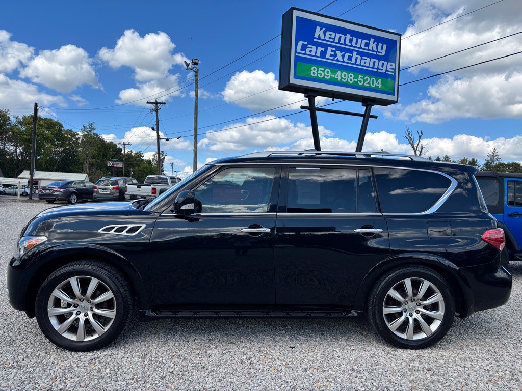2011 INFINITI QX56 Image 9
