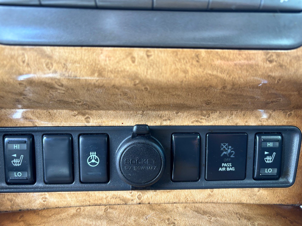 2011 INFINITI QX56 Image 19
