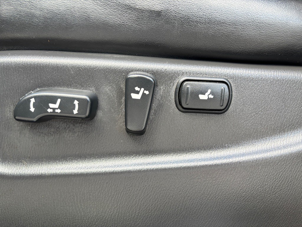 2011 INFINITI QX56 Image 22