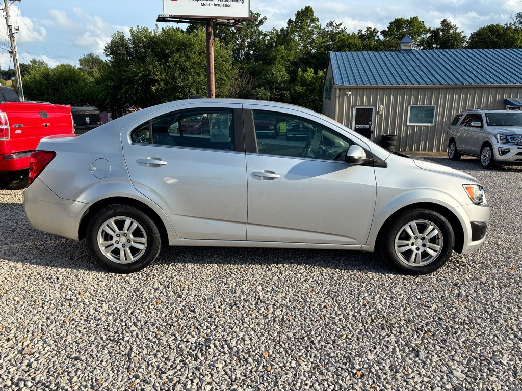 2015 Chevrolet Sonic Image 5