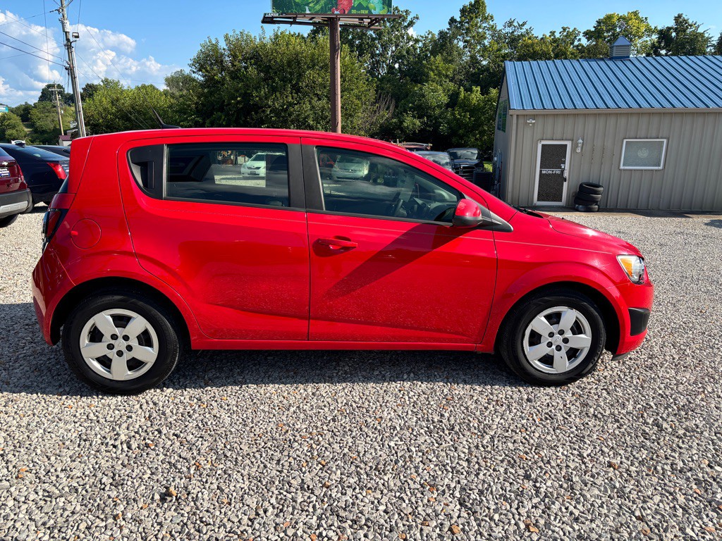 2014 Chevrolet Sonic Image 5