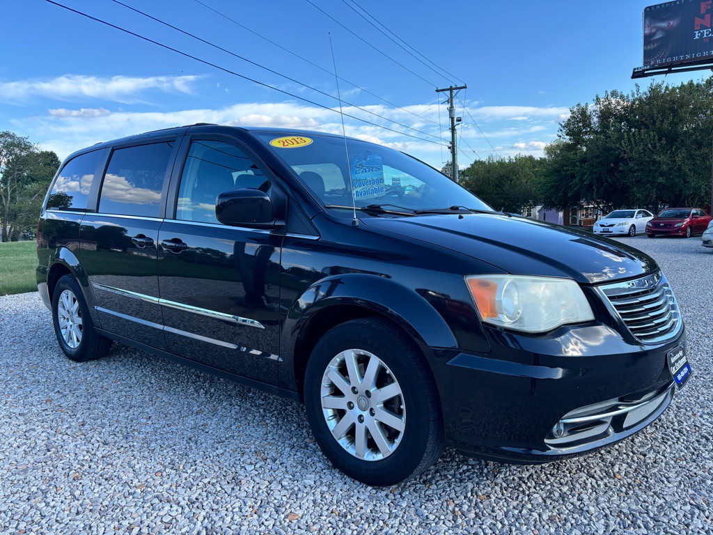 2013 Chrysler Town & Country Image 5