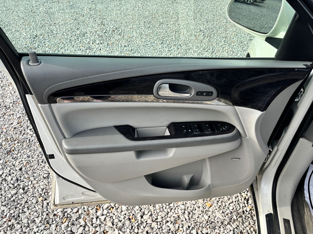 2015 Buick Enclave Image 11