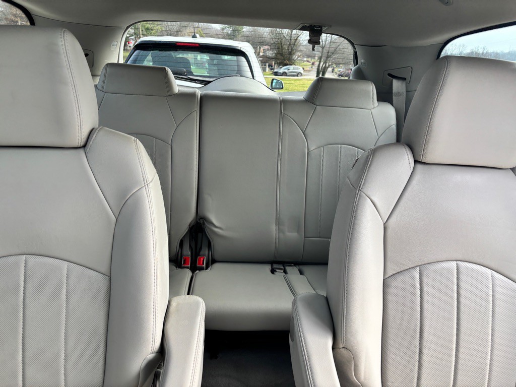 2015 Buick Enclave Image 15