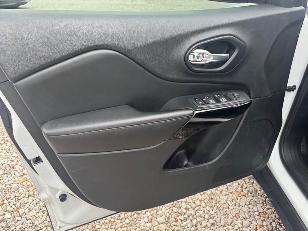 2021 Jeep Cherokee Image 10