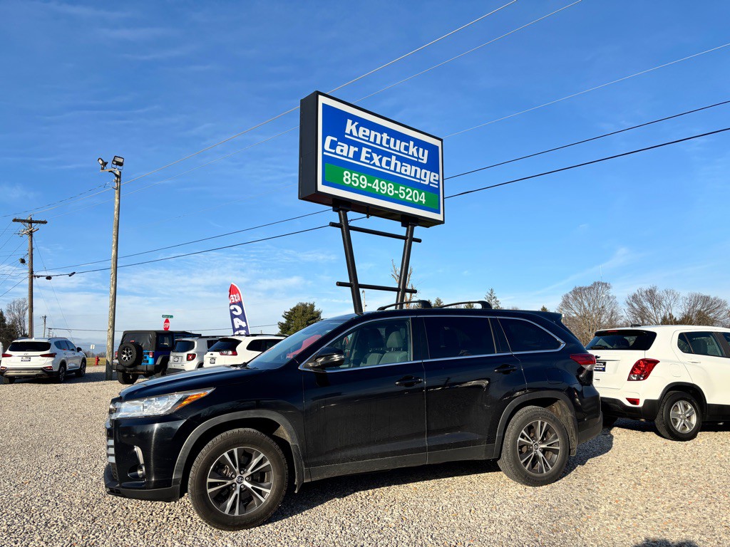 2019 Toyota Highlander Image 1